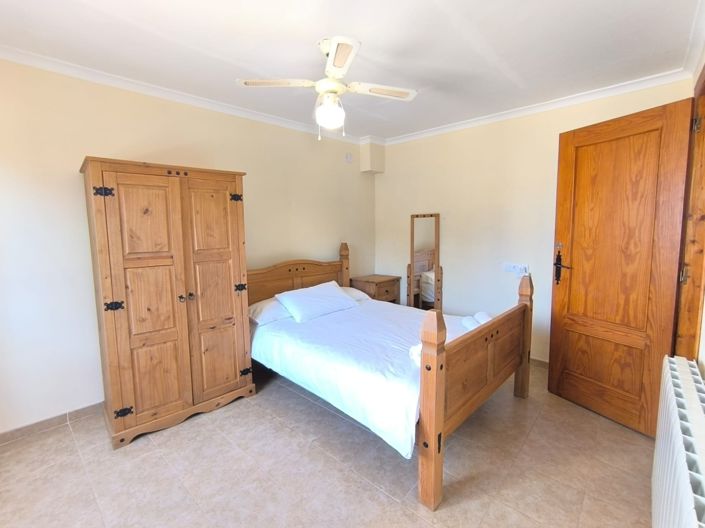 Image No.41-13 Bed Villa for sale