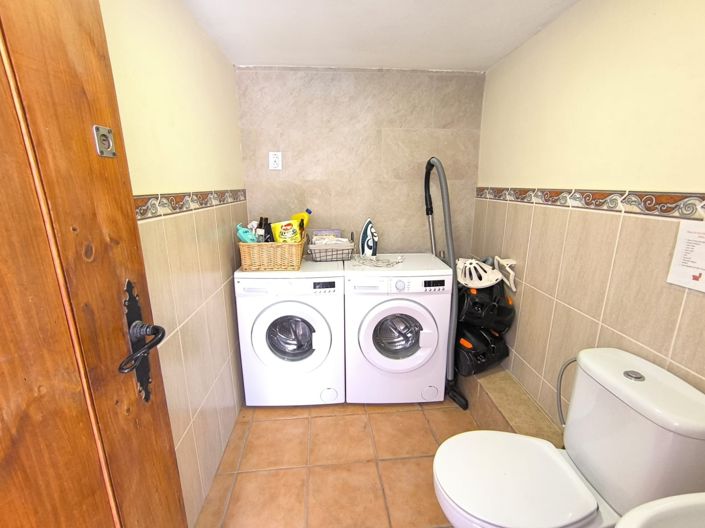 Image No.46-13 Bed Villa for sale