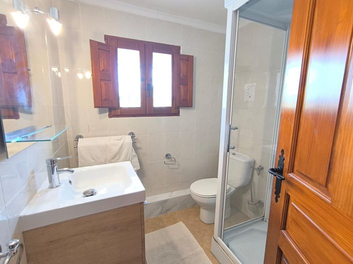 Image No.5-13 Bed Villa for sale