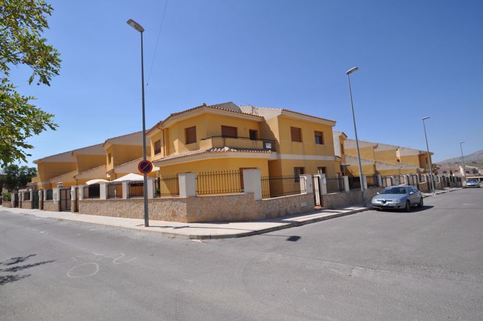 Image No.21-4 Bed Townhouse for sale