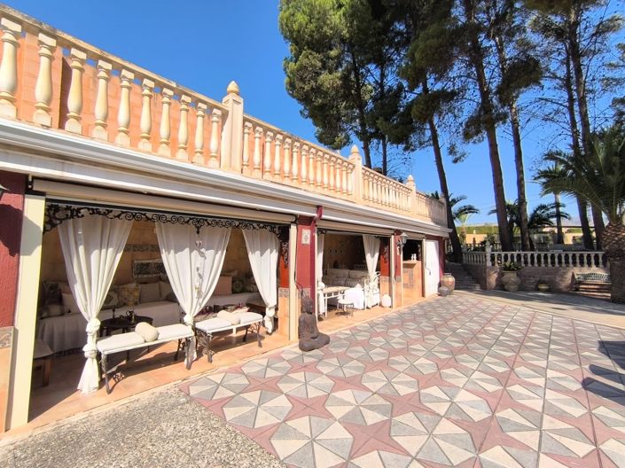 Image No.11-10 Bed Villa for sale