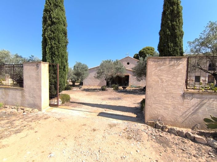 Image No.1-6 Bed Country House for sale