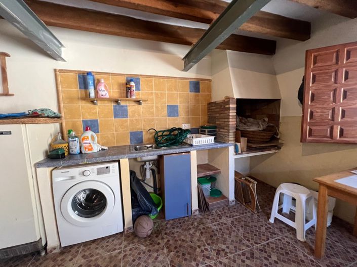 Image No.28-5 Bed Townhouse for sale