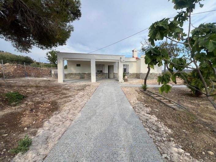 Image No.1-4 Bed Villa for sale