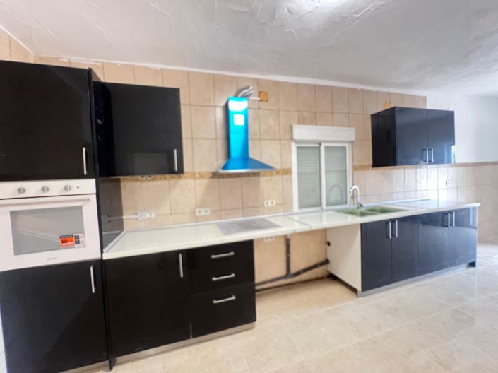 Image No.3-4 Bed Villa for sale