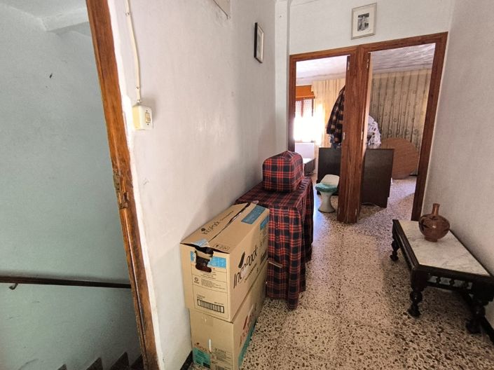 Image No.16-5 Bed Townhouse for sale