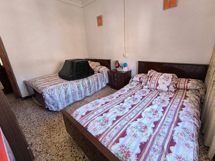 Image No.19-5 Bed Townhouse for sale