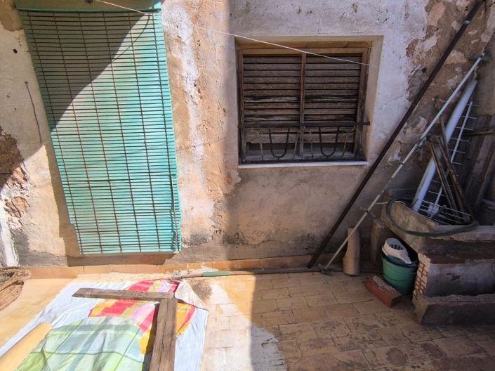 Image No.22-5 Bed Townhouse for sale