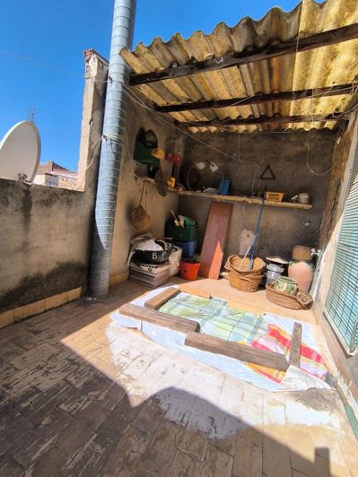 Image No.26-5 Bed Townhouse for sale