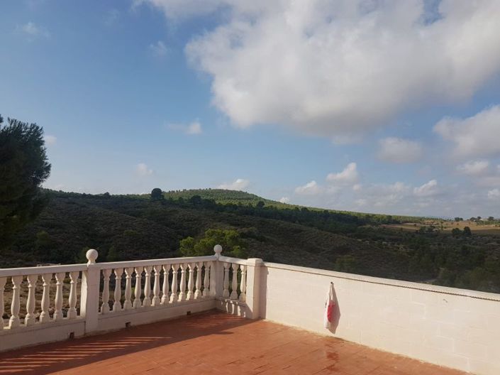 Image No.2-8 Bed Country House for sale