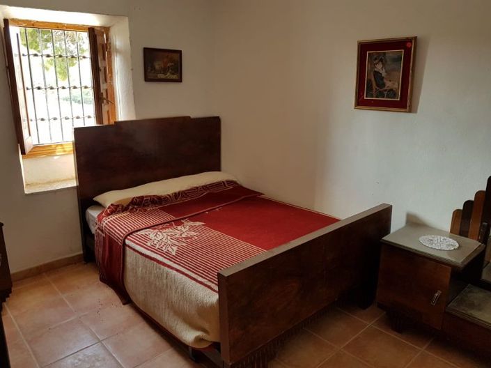 Image No.6-8 Bed Country House for sale