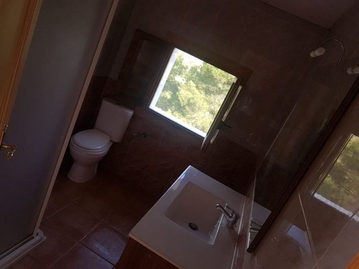 Image No.9-8 Bed Country House for sale