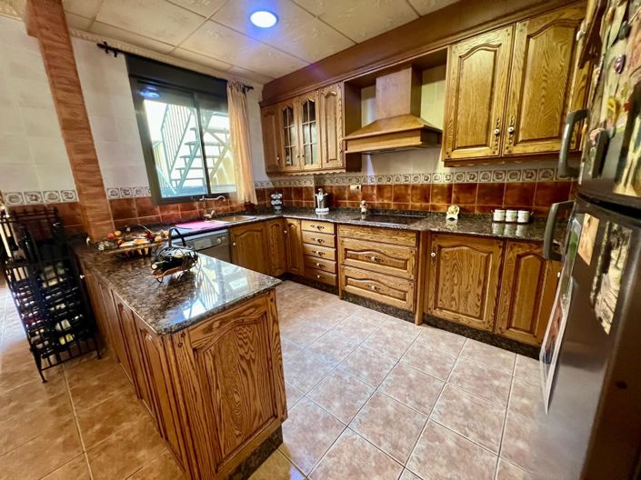 Image No.10-3 Bed Townhouse for sale