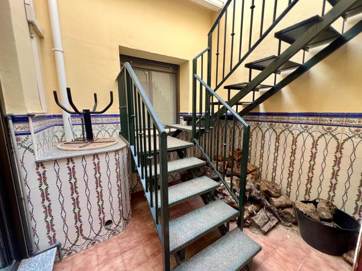 Image No.18-3 Bed Townhouse for sale