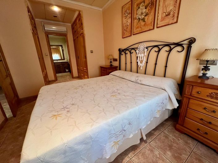 Image No.30-3 Bed Townhouse for sale