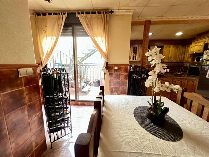 Image No.4-3 Bed Townhouse for sale