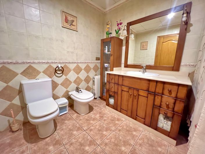 Image No.6-3 Bed Townhouse for sale