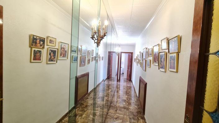 Image No.15-4 Bed Townhouse for sale