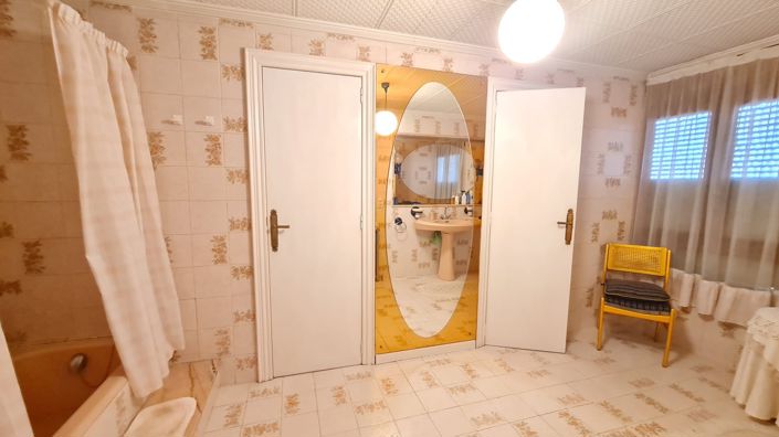 Image No.36-4 Bed Townhouse for sale