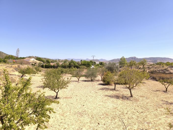 Image No.12-3 Bed Property for sale