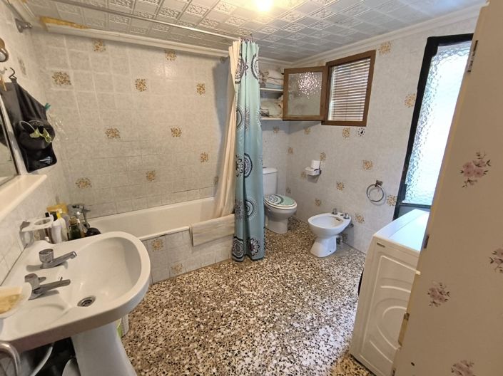 Image No.10-5 Bed Country House for sale