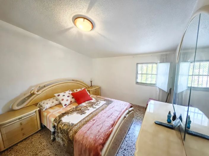 Image No.6-5 Bed Country House for sale