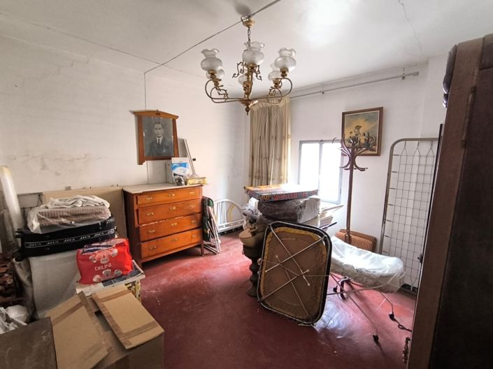 Image No.16-6 Bed Townhouse for sale