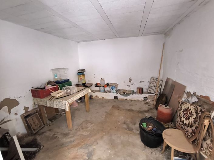 Image No.17-6 Bed Townhouse for sale