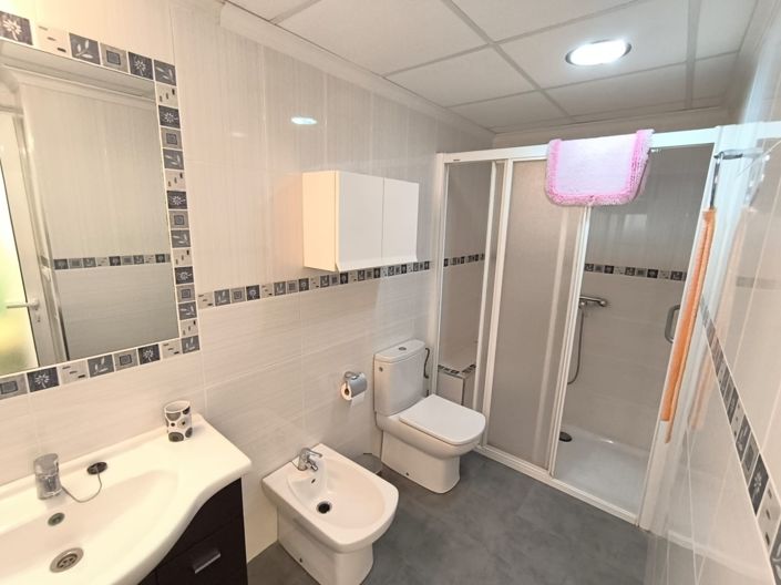 Image No.4-6 Bed Townhouse for sale