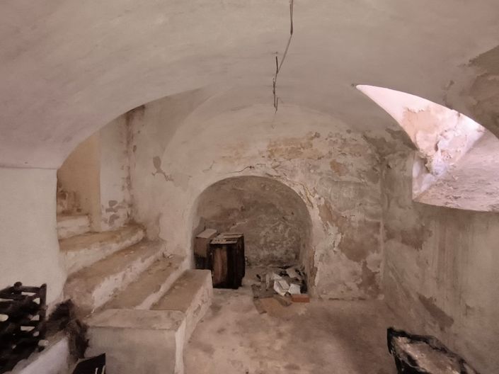 Image No.6-6 Bed Townhouse for sale