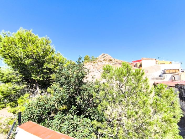 Image No.18-5 Bed Townhouse for sale