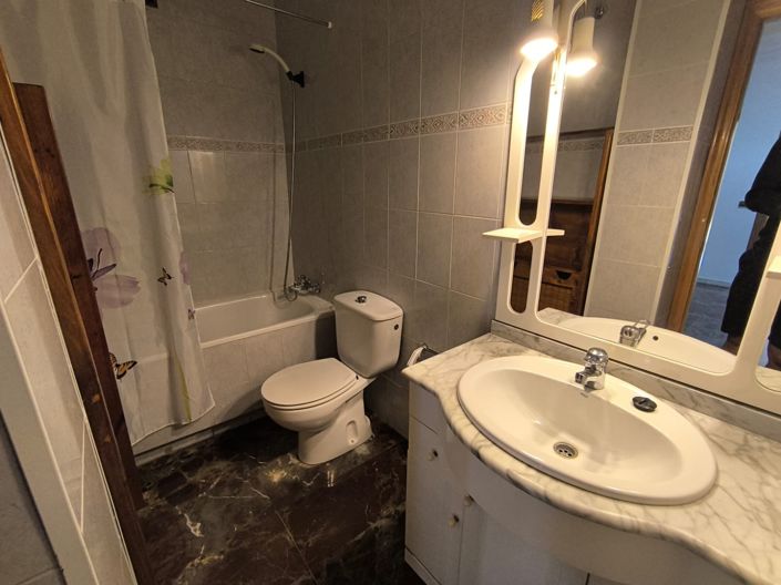 Image No.21-5 Bed Townhouse for sale