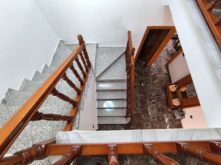 Image No.4-5 Bed Townhouse for sale