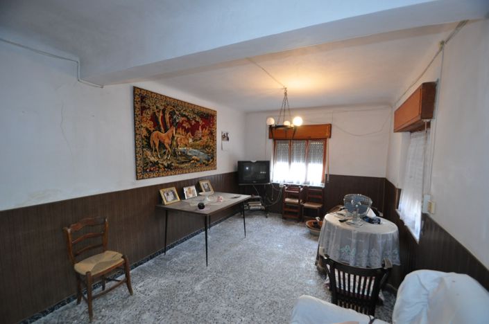 Image No.2-6 Bed Townhouse for sale