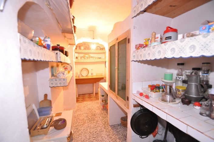 Image No.3-6 Bed Townhouse for sale