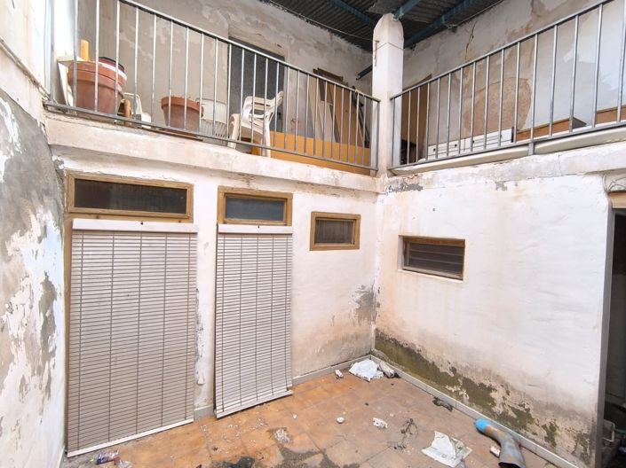 Image No.13-5 Bed Townhouse for sale