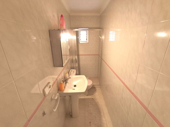 Image No.20-5 Bed Townhouse for sale