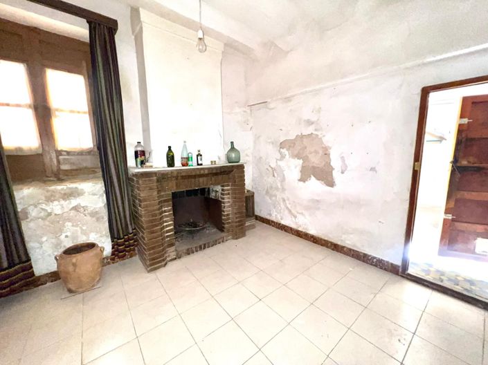 Image No.22-8 Bed Townhouse for sale