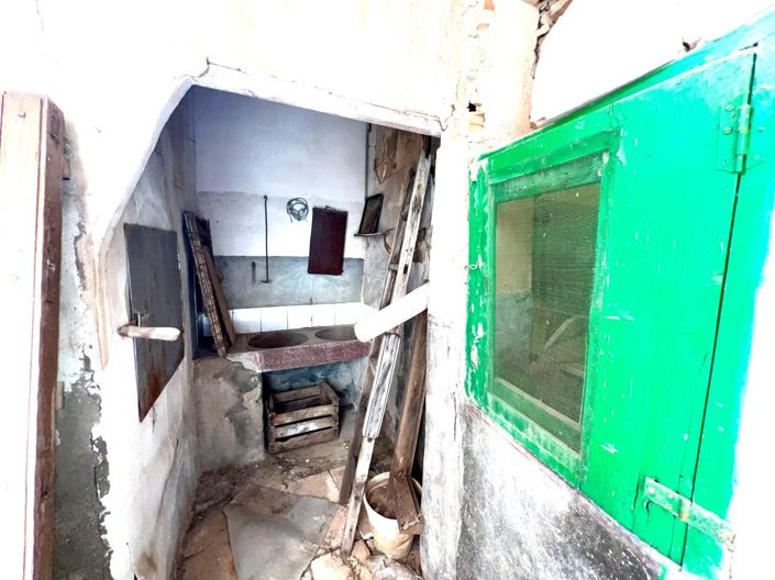 Image No.32-8 Bed Townhouse for sale