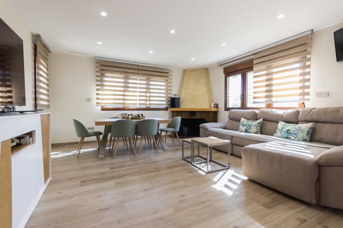 Image No.10-5 Bed Villa for sale