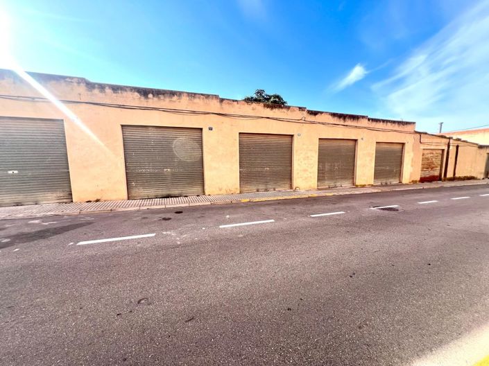 Image No.13-6 Bed Townhouse for sale