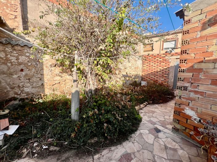 Image No.14-6 Bed Townhouse for sale