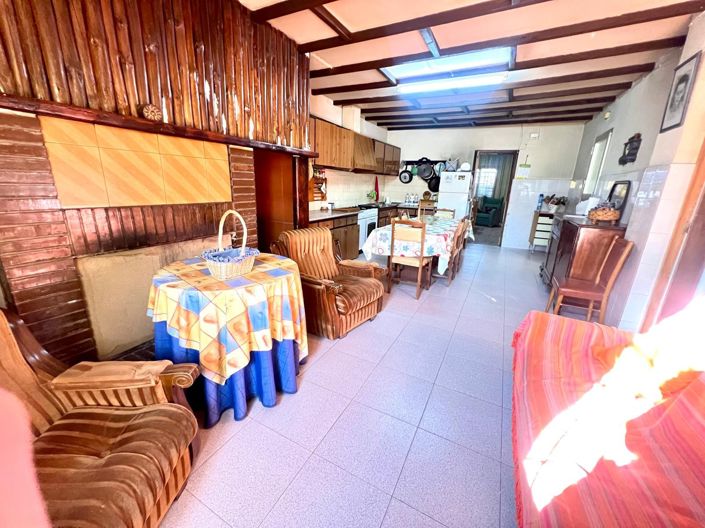 Image No.22-6 Bed Townhouse for sale