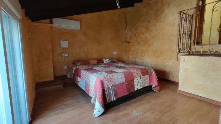 Image No.8-3 Bed Country House for sale