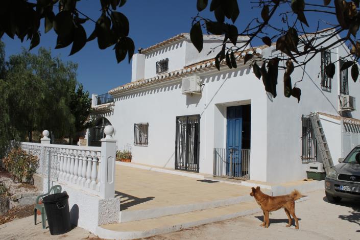 Image No.2-4 Bed Country Property for sale