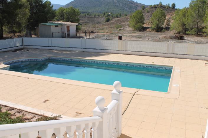 Image No.33-4 Bed Country Property for sale