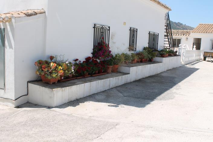 Image No.5-4 Bed Country Property for sale