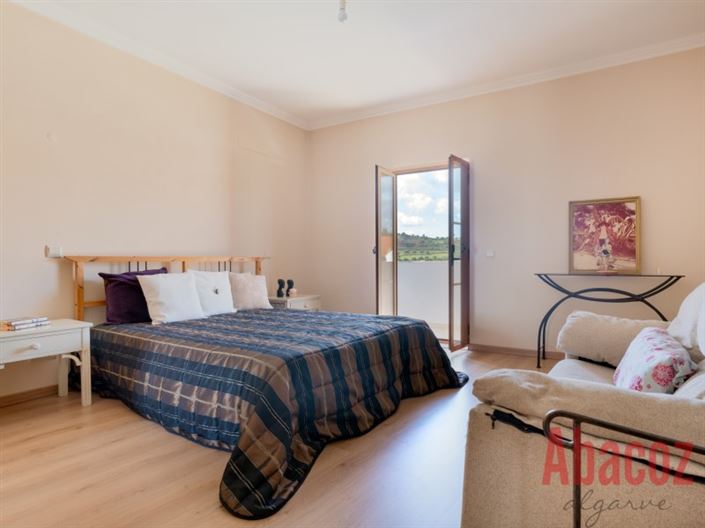 Image No.16-4 Bed Townhouse for sale