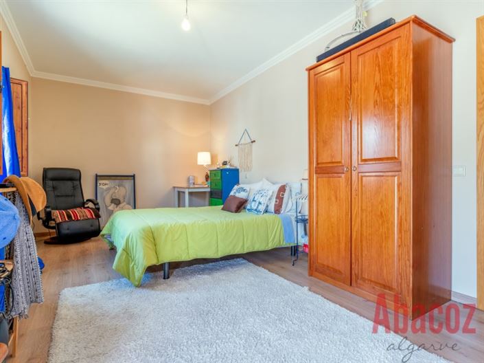 Image No.20-4 Bed Townhouse for sale