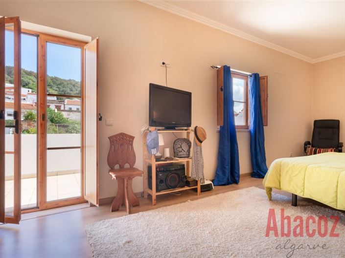 Image No.21-4 Bed Townhouse for sale